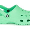 Crocs クラシック アウトドア フラットヒール スポーツスリッパ グリーン 10001-3U3