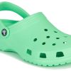 Crocs クラシック アウトドア フラットヒール スポーツスリッパ グリーン 10001-3U3