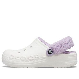 Crocs クラシック バヤ ラインド ファズストラップ クロッグ “ホワイト ライラ” 206633-577