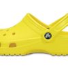 Crocs Classic Crocs Beach ユニセックス ブライトイエロー サンダル 10001-7C1