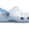 Crocs クラシッククロッグパターン Crocs ユニセックス ブルーサンダル A205453-44O