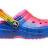Crocs (GS) クラシック ラインド タイダイ グラフィック クロッグ “ブルー ピンク” 206683-6RW
