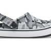 Crocs (GS) オフコート プリントクロッグ “グレー ブラック ホワイト” 209150-066