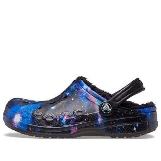 Crocs (GS) Baya ラインド ファジーストラップ ギャラクシー クロッグ “ブラックマルチ” 207654-0C4 Crocs (GS) Baya ラインド ファジーストラップ ギャラクシー クロッグ “ブラックマルチ” 207654-0C4