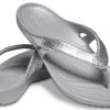 Crocs Kadee II ミニマル コージー スポーツ スリッパ ユニセックス シルバー 207314-040