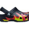 Crocs (PS) クラシック フレイム ブロイルド クロッグ “ブラック レッド グリーン” 206629-0X9