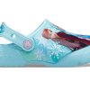 Crocs (PS) フローズン プリント アウトドア フラットヒール スポーツサンダル ブルー 207078-4O9