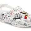 Crocs (WMNS) クルエラ 2 x クラシック クロッグ “Stay Weird” 207402-100