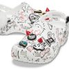 Crocs (WMNS) クルエラ 2 x クラシック クロッグ “Stay Weird” 207402-100