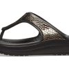 Crocs (WMNS) 厚底 ブラック コッパー フリップフロップ 205604-0FG