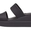 Crocs (WMNS) ブルックリン ライトウェイト ブラック サンダル 206219-060