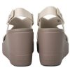 Crocs (WMNS) ブルックリン ライトウェイト セメントグレー サンダル “グレー” 206222-16T