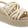 Crocs (WMNS) ブルックリン ストラッピー ロー ウェッジ “ボーン” 206751-2Y2