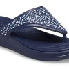 Crocs (WMNS) モントレー ビーズ フリップフロップ ディープブルー 206851-410