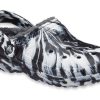 Crocs (WMNS) クラシック ラインド クロッグ アウトドアサンダル “マーブルホワイトブラック” 207180-103