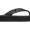 Crocs (WMNS) クラシック プラットフォーム フリップ “ブラック” 207714-001