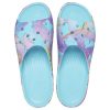 Crocs (WMNS) クラシック プラットフォーム パーム プリント スライド “ブルー マルチカラー” 208607-4NQ