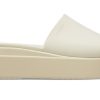 Crocs (WMNS) ブルックリン スライド “ホワイトベージュ” 208728-2Y2