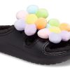 Crocs (WMNS) クラシック コージー デイジー クロッグ “ブラック マルチ” 209240-001