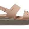 Crocs (WMNS) ブルックリン スタッズ ローウェッジ “コルク マッシュルーム” 209254-2DH