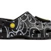 Crocs (WMNS) スマイリーワールド クラシック クロッグ “ブラック ホワイト イエロー” 873137