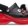 Crocs (WMNS) クルエラ x クラシック ベイ クロッグ “グローリー ライオット” 207400-063