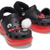 Crocs (WMNS) クルエラ x クラシック ベイ クロッグ “グローリー ライオット” 207400-063