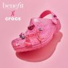 Crocs x Benefit クラシッククロッグ “ピンク” 207550-669