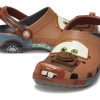 Crocs x Cars クラシッククロッグ「Mater」209371-0DA