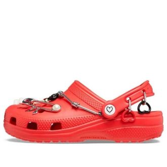 Crocs x Karol G クラシッククロッグ「メタルハーツ」207998-8C1