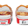 クロックス KFC x クラシック クロッグ「フライドチキンプリント」206675-90H